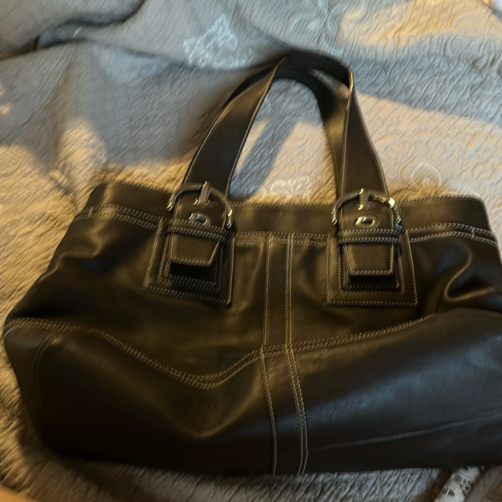 Brown leather coach zipper bag in great condition